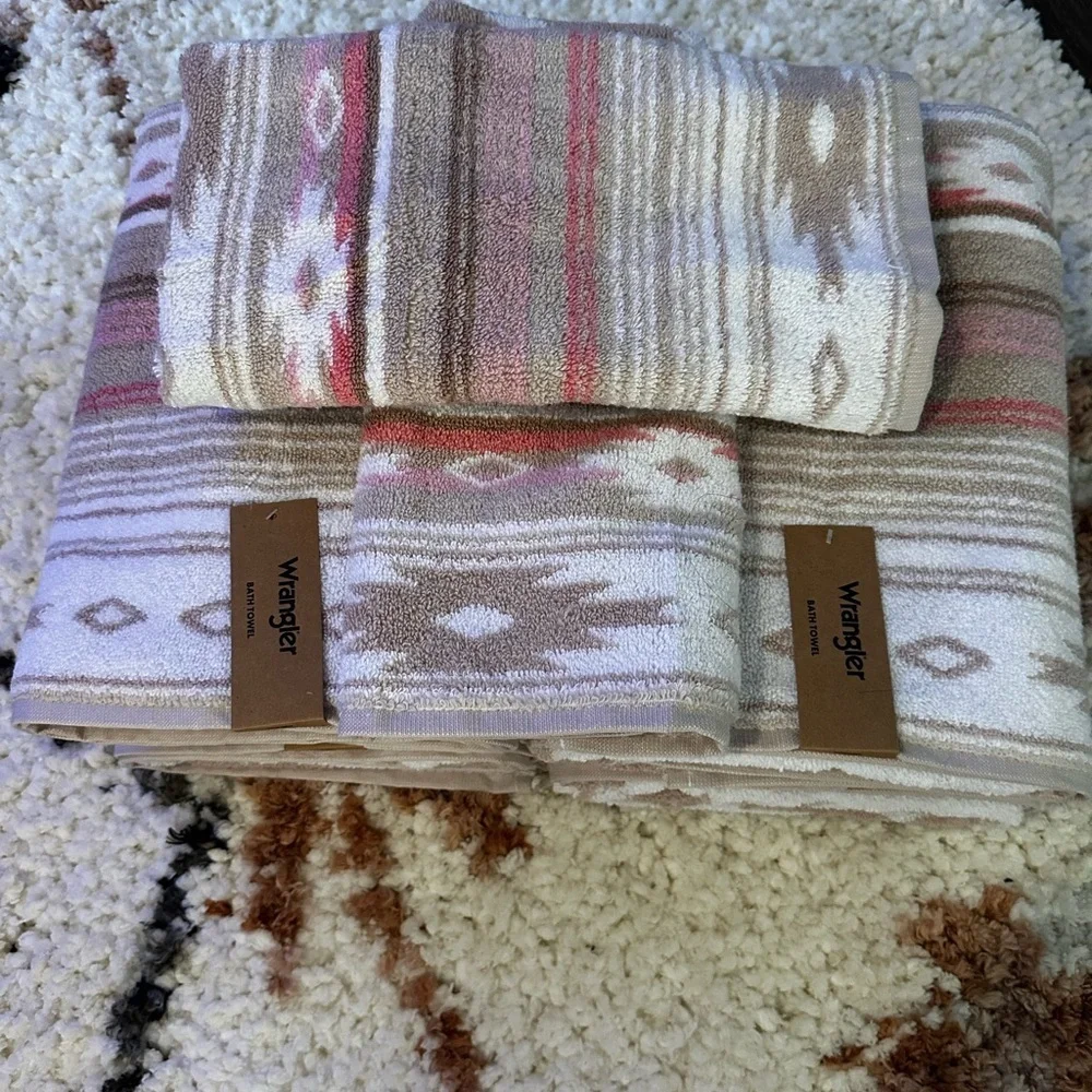 NWT Wrangler Bath Towels Set Of 6 Coyote Sands Pink 4 Bath & 2 Hand